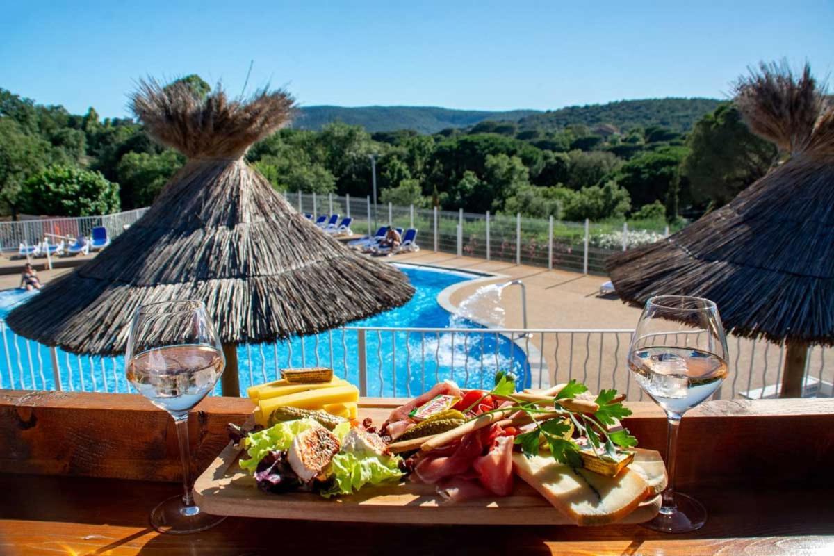 Bungalow Luxe 3 Chambres Surplombant Le Golf De St Tropez Gassin Buitenkant foto
